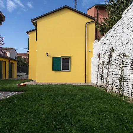 Oda ve Kahvaltı La Casa Gialla 3*