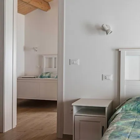 La Casa Gialla 3*