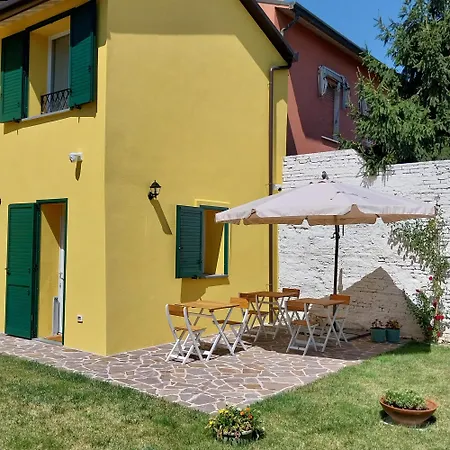 Bed and breakfast La Casa Gialla 3*