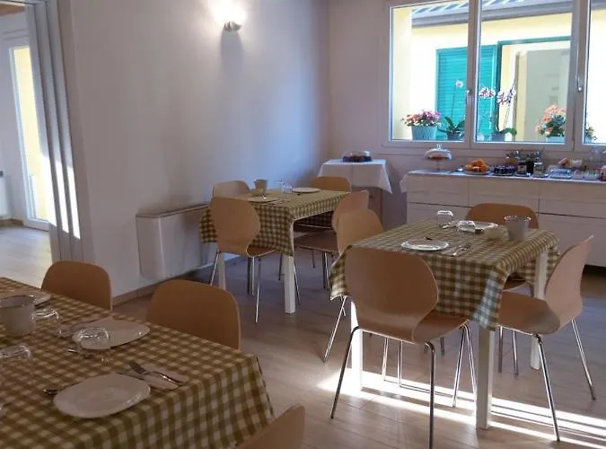 Bed & Breakfast La Casa Gialla 3*